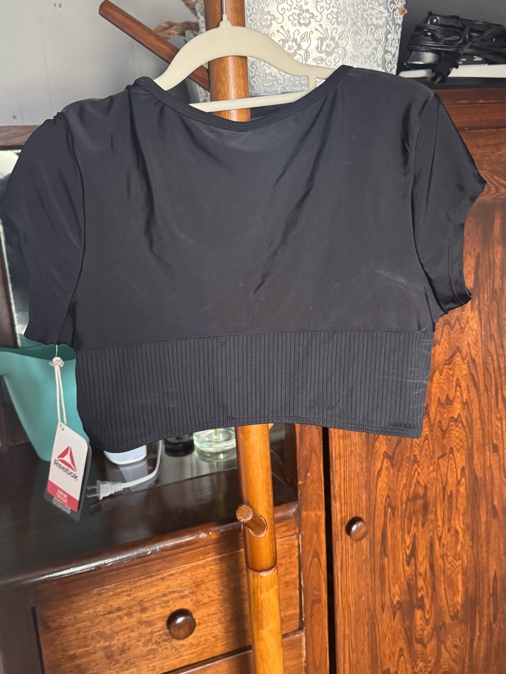 🖤 Reebok Ribbed Swim Crop Top / Rash Guard — Size Large (NWT) - Picture 4 of 5